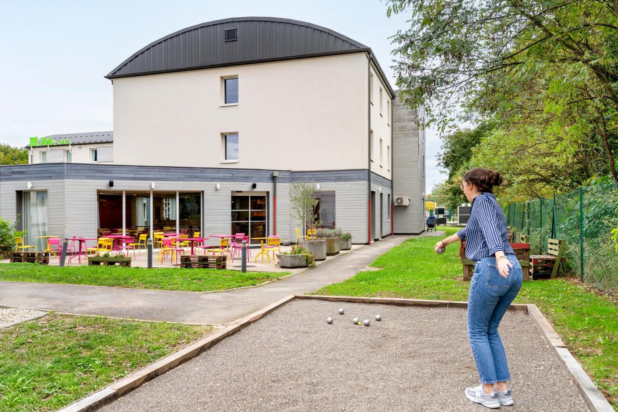 Ibis Styles Prevessin Geneve Aeroport Hotel Exterior foto
