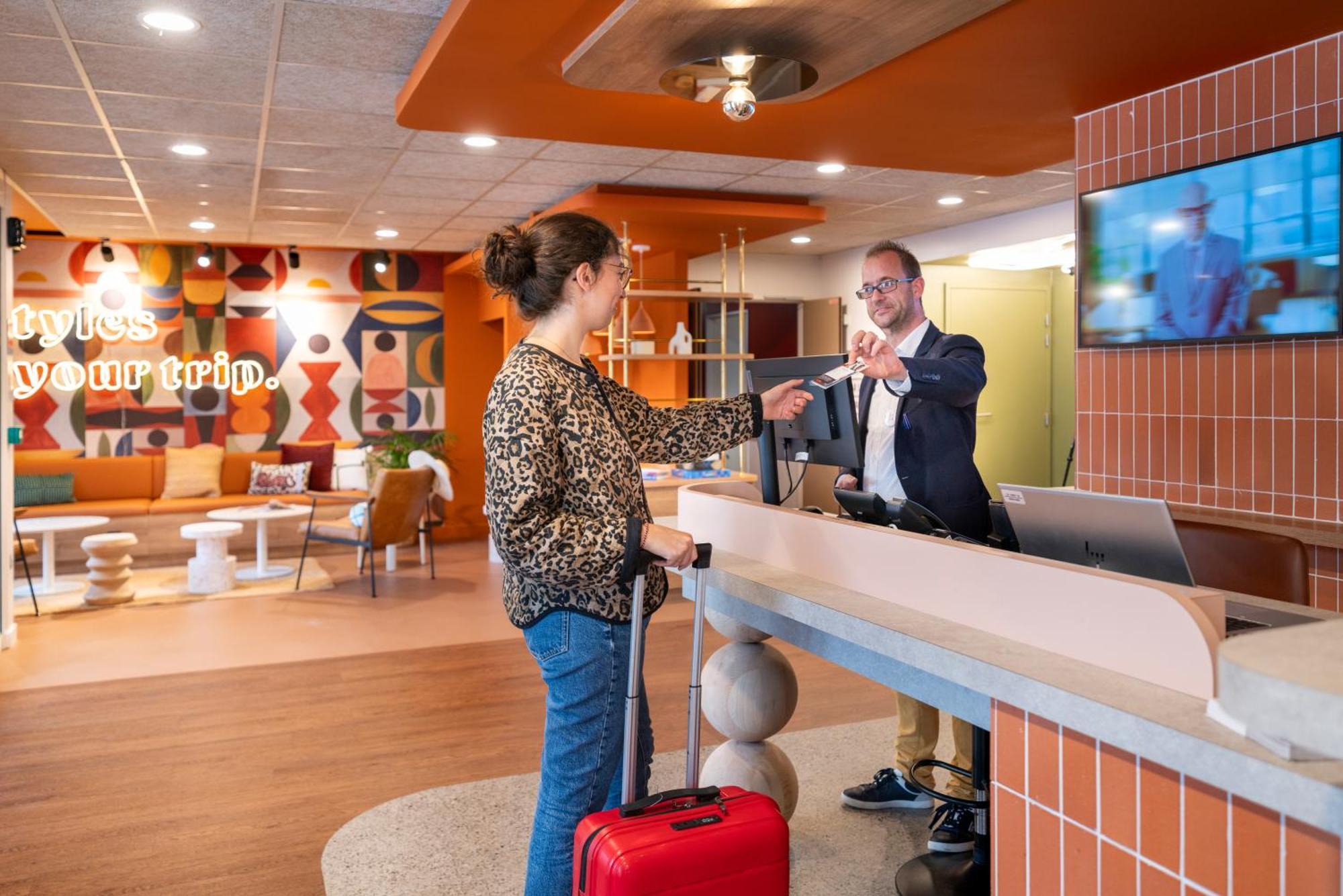 Ibis Styles Prevessin Geneve Aeroport Hotel Exterior foto