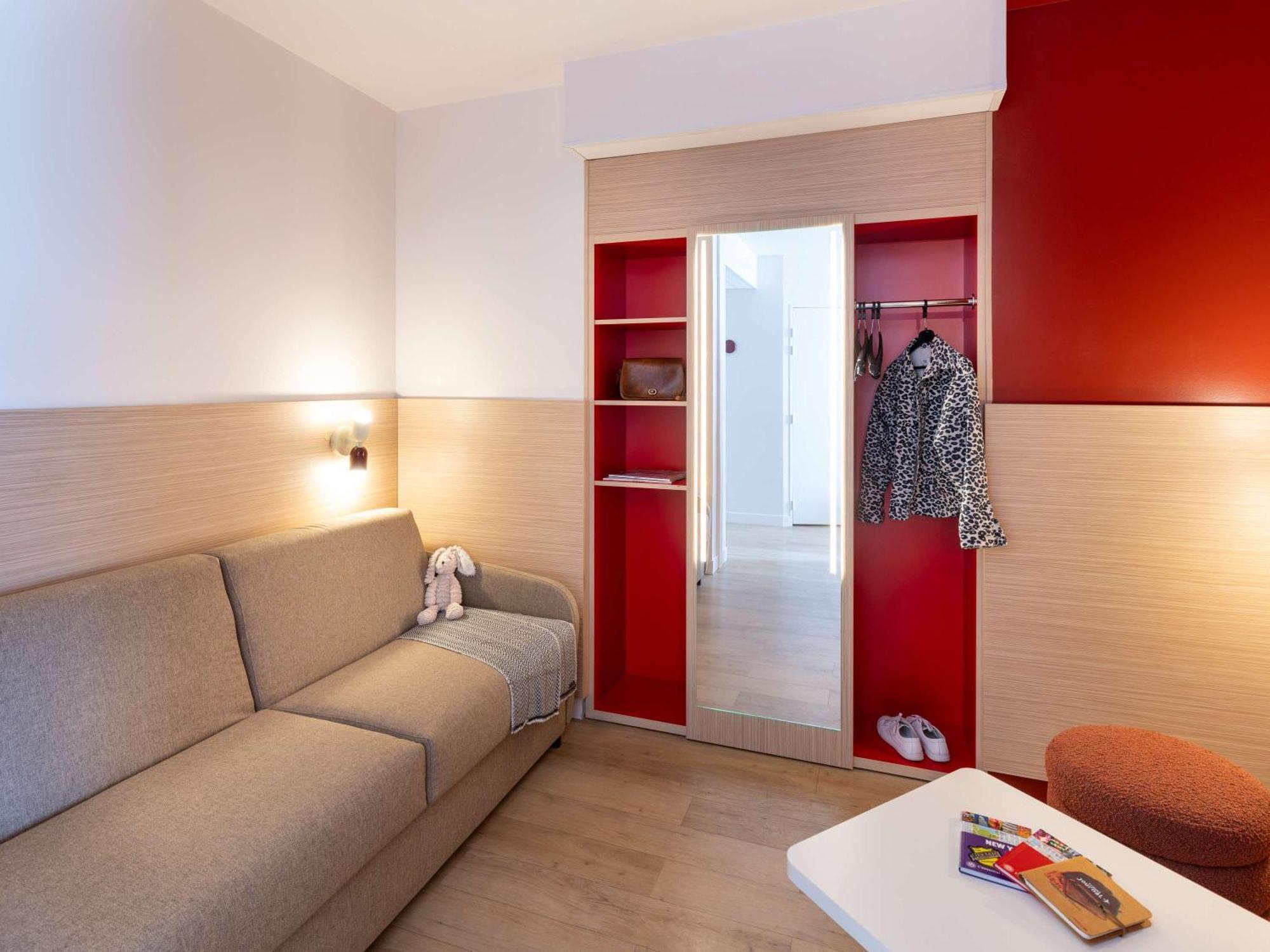 Ibis Styles Prevessin Geneve Aeroport Hotel Exterior foto